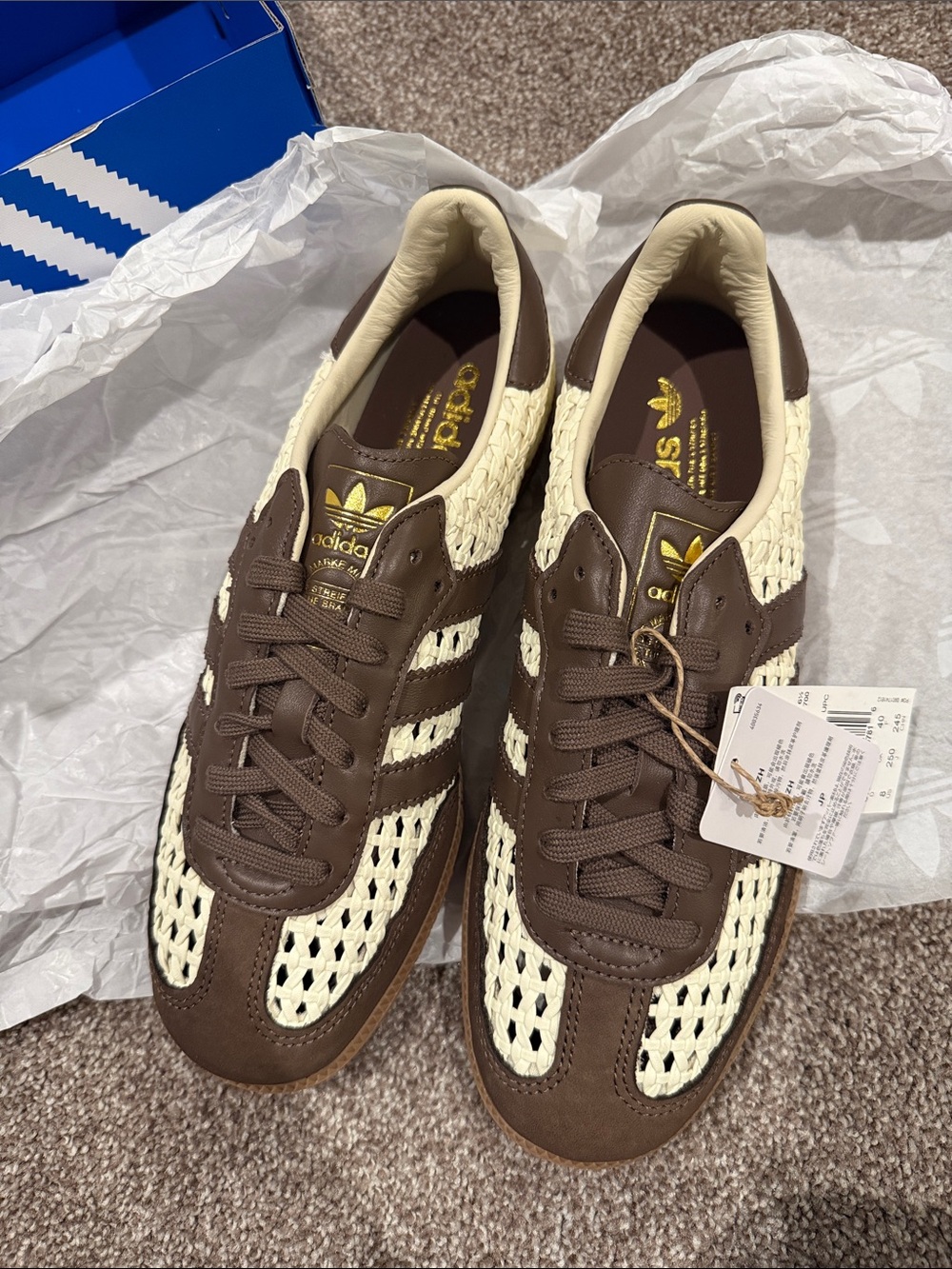adidas Women’s Samba OG Shoes (Cream White / Earth Strata / Gold Metallic) - Picture 3 of 7